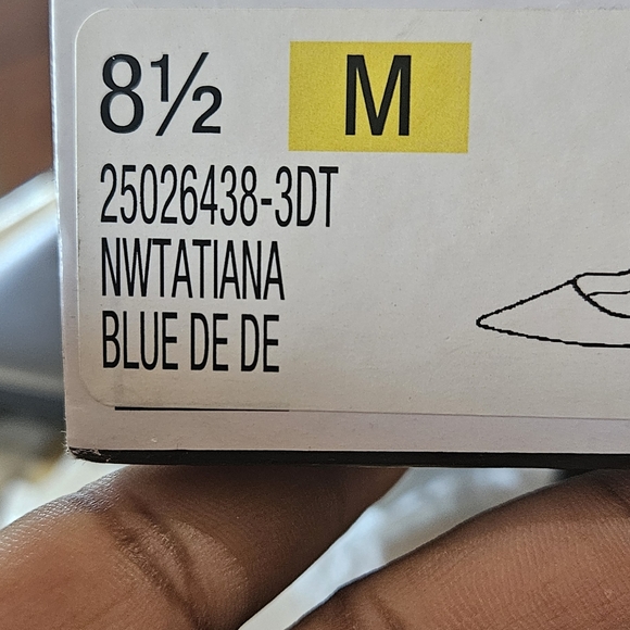 Shoes (Heels) - Picture 3 of 11